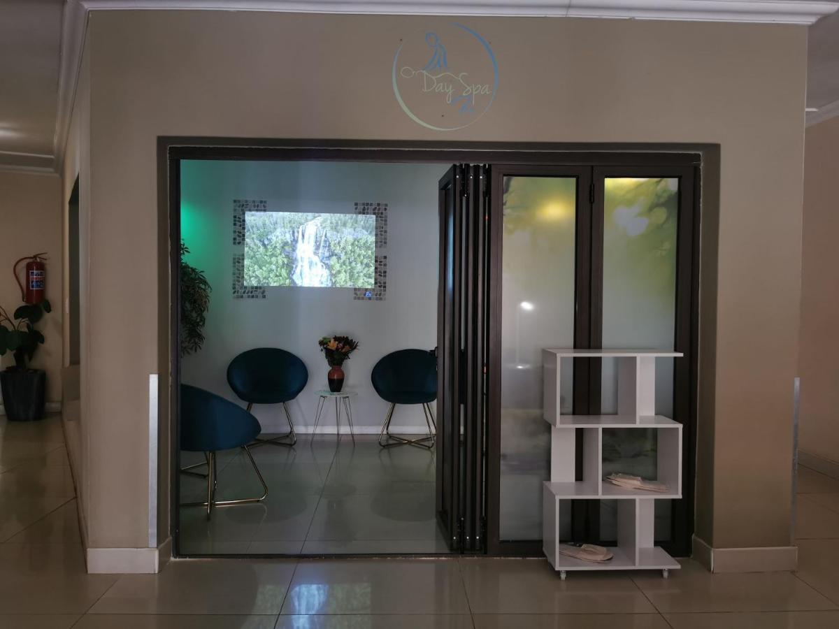 Palm Valley Inn And Day Spa Hartbeespoort Exterior foto