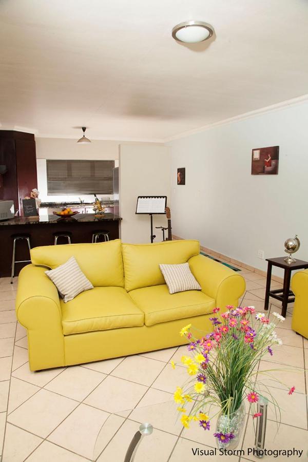 Palm Valley Inn And Day Spa Hartbeespoort Exterior foto