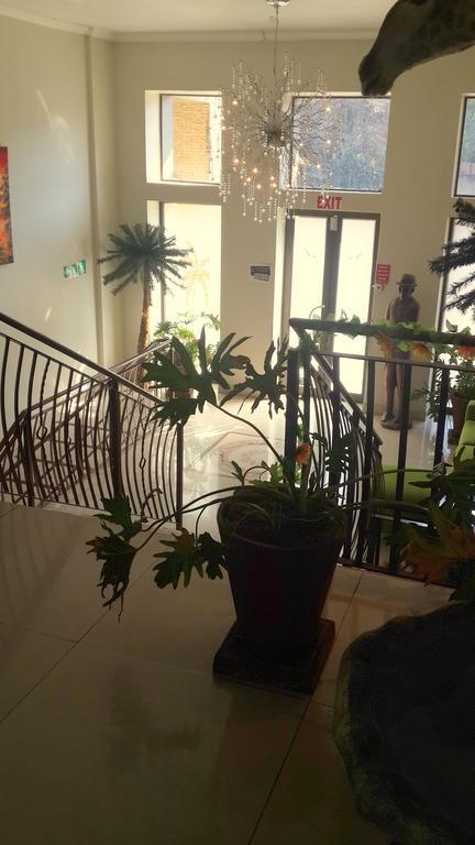 Palm Valley Inn And Day Spa Hartbeespoort Exterior foto
