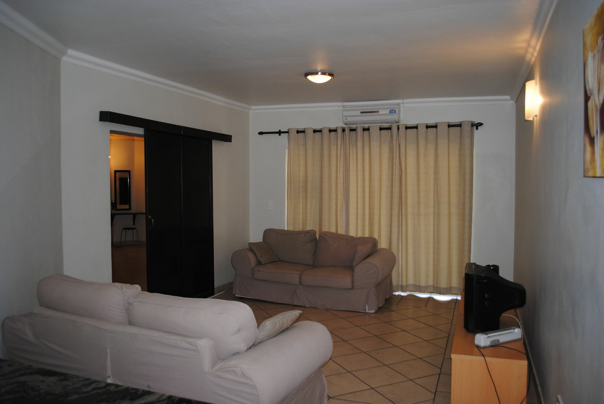 Palm Valley Inn And Day Spa Hartbeespoort Exterior foto