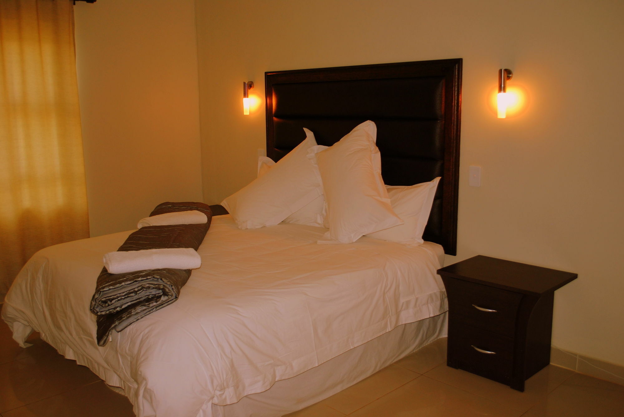 Palm Valley Inn And Day Spa Hartbeespoort Exterior foto