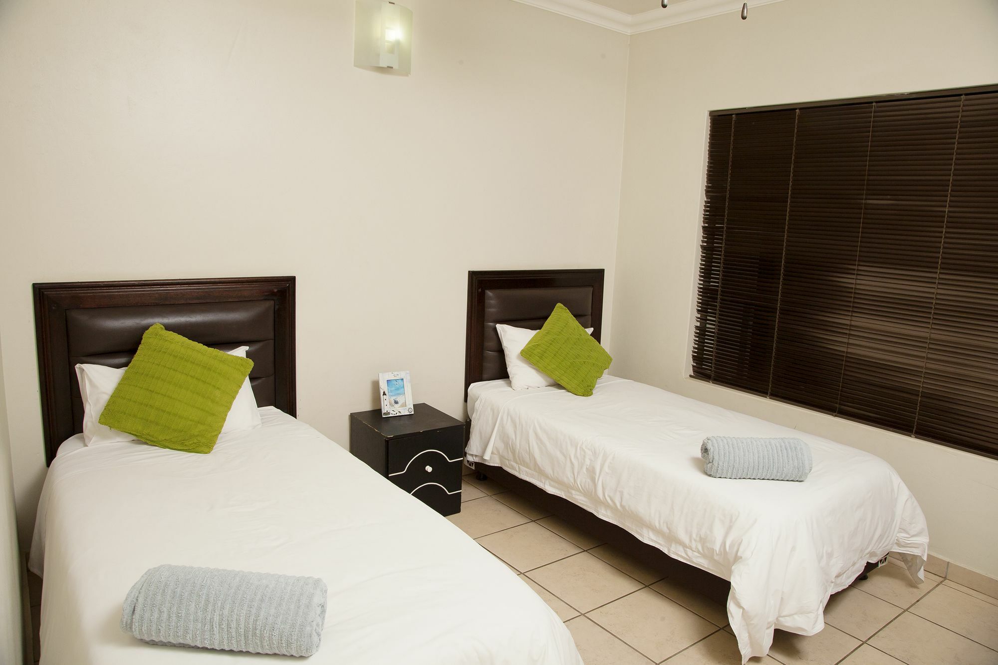 Palm Valley Inn And Day Spa Hartbeespoort Exterior foto